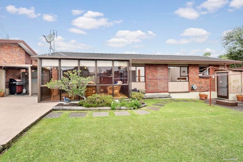 1/3 Flavia Place, Lynfield, Auckland