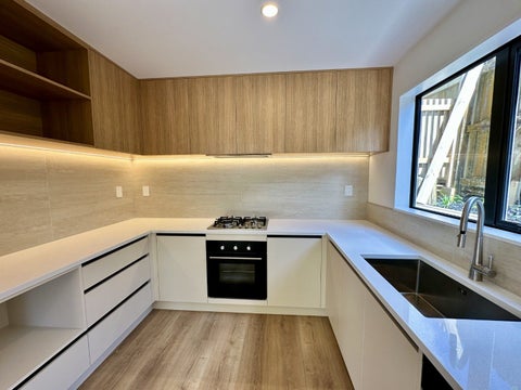 2 van Dyke Place, West Harbour, Auckland