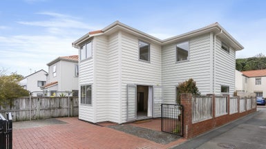17/36 Dee Street, Island Bay, Wellington