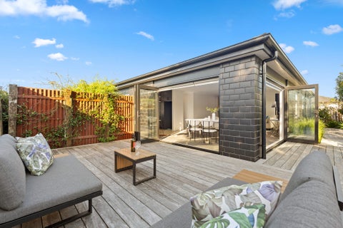 27A Lillian Place, Orewa, Orewa