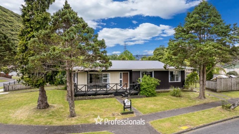 33 Larchmont Grove, Totara Park, Upper Hutt