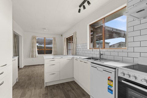 156 Portsmouth Road, Flaxmere, Hastings