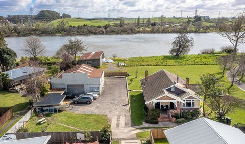 122 Great South Road, Huntly