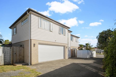 5A Harry Ward Place, Henderson, Auckland