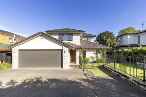 14A Bradbury Road, Botany Downs, Auckland