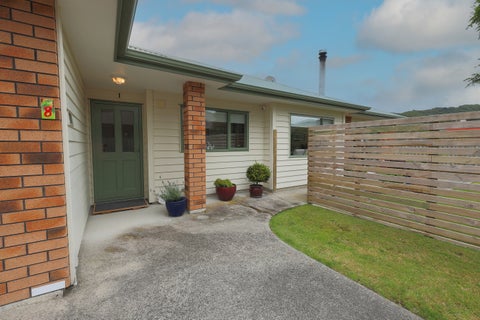 8 Woodland Grove, Wainuiomata, Lower Hutt