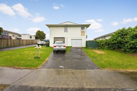 1/11 Frobisher Way, Clendon Park, Auckland