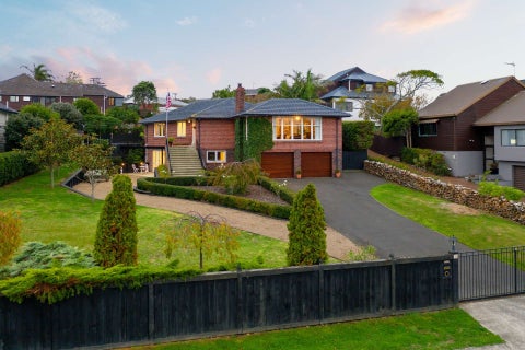 10 Glenfern Road, Mellons Bay, Auckland