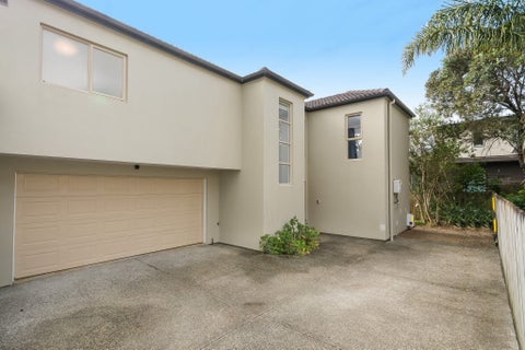18 Malin Place, Pinehill, Auckland