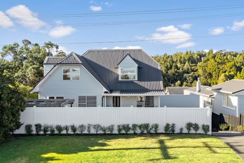 69 Island Bay Road, Beach Haven, Auckland