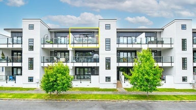 11/11 Carlos Drive, Flat Bush, Auckland