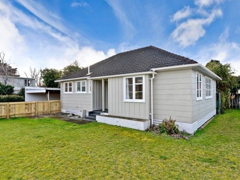 5 Clarkin Road, Fairfield, Hamilton