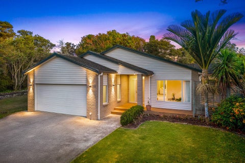 88 Cliff View Drive, Green Bay, Auckland