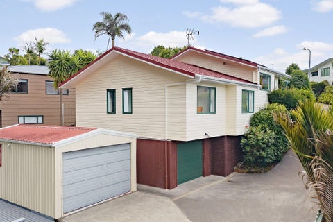 13 Longview Rise, Massey, Auckland