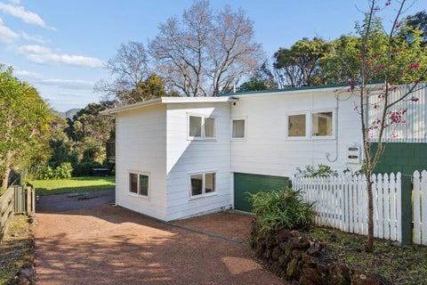 1 Kilgour Terrace, Huia, Auckland