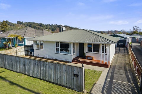 12 Moeraki Road, Maoribank, Upper Hutt