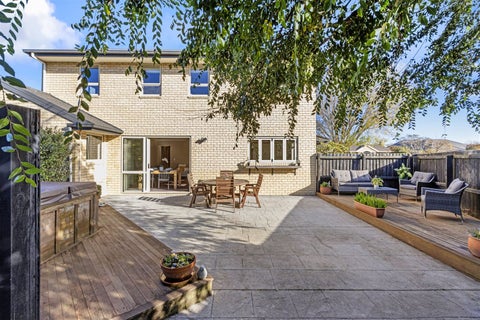 15 Dinglebay Place, Casebrook, Christchurch