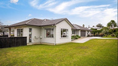 2 Mill Grove, Carterton