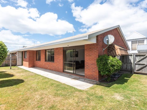 2/61 Caledonian Road, St Albans, Christchurch