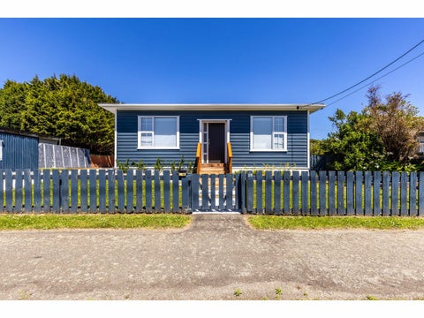 28 Ocean Beach Road, Bluff