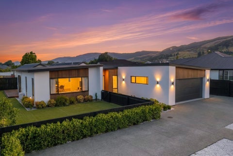 7 Greenway Crescent, Hope, Richmond