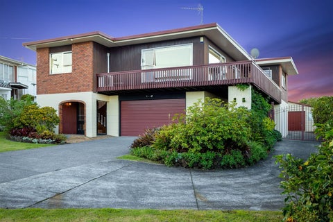176 Royal Road, Massey, Auckland
