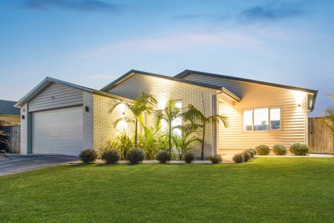 98 Parkhaven Drive, Rosehill, Papakura