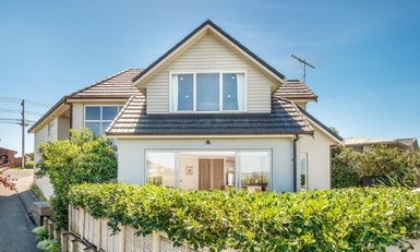 1/90 Ocean View Road, Northcote, Auckland