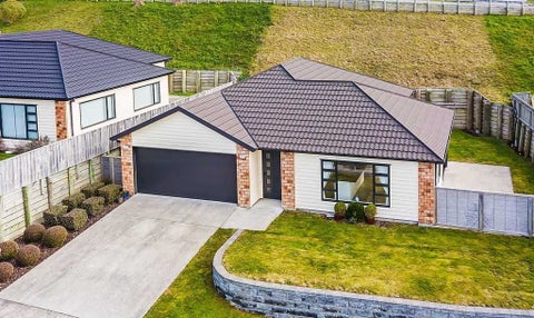 72 Staithes Drive North, Whitby, Porirua