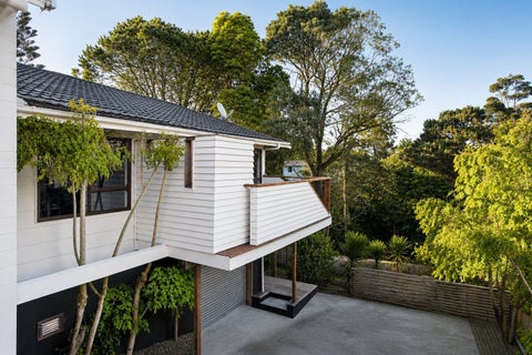 2/28 Bayview Road, Bayview, Auckland