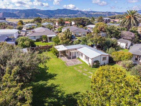 71 Bluegum Road, Paraparaumu Beach, Paraparaumu