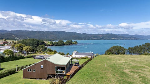 1C Te Kaha Church Road, Te Kaha, Te Kaha