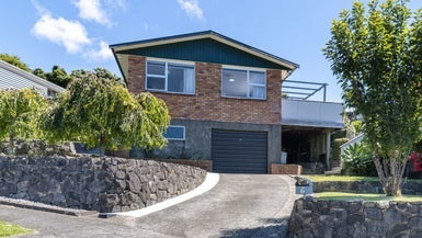 6 Carlton Terrace, Westown, New Plymouth