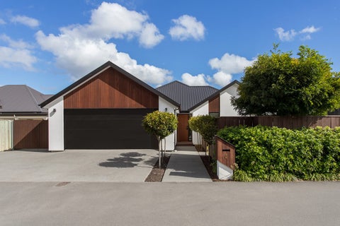 4 Caro Lane, Cracroft, Christchurch