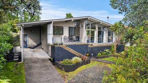4 Dolbear Street, Titirangi, Auckland