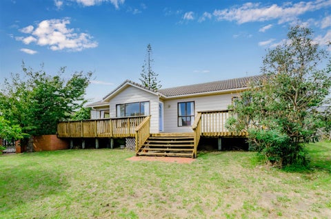 14 Arnold Grove, Paraparaumu Beach, Paraparaumu