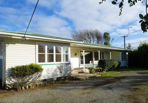 12 Arawhata Road, Paraparaumu