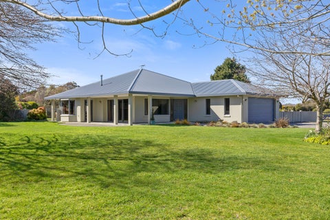 151 Lincoln Road, Carterton