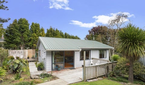 12 Highland Avenue, Titirangi, Auckland