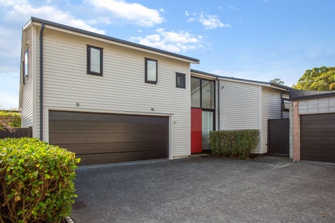 1F EVERSLEIGH ROAD, Belmont, Auckland