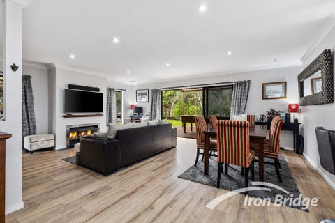 2/25 Tramway Road, Beach Haven, Auckland