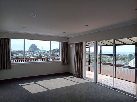 25 Crownhill Street, Spotswood, New Plymouth