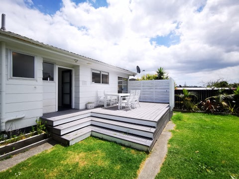 15 Kelman Road, Kelston, Auckland
