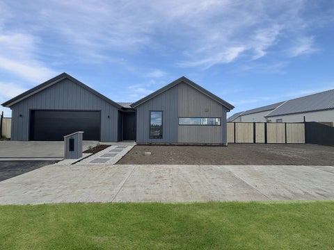 86 Whitehorn Drive, Lincoln, Lincoln