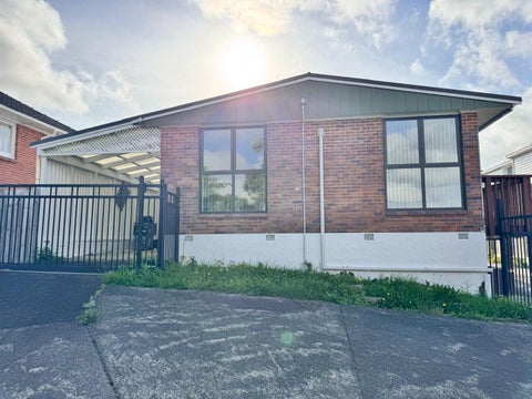 18 Kelwyn Road, Kelston, Auckland