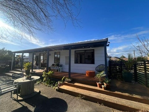 34 Kiharoa Street, Otaki Beach, Otaki