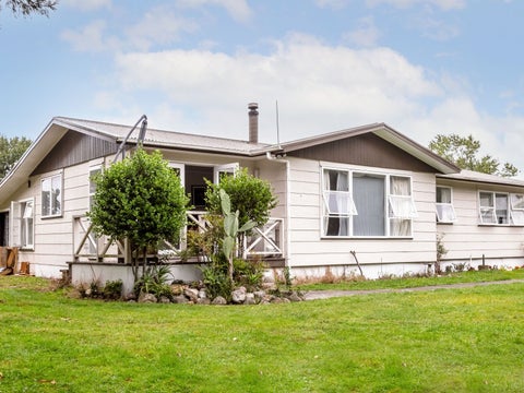 16A Clifton Avenue, Carterton