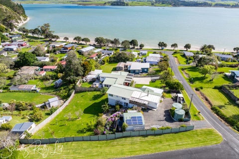 10 Oxford Street, Whakapirau, Maungaturoto