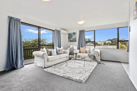 2/17 Sunnyside Road, Sunnyvale, Auckland
