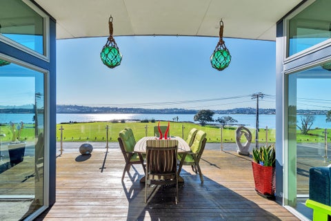66 Kiwi Esplanade, Mangere Bridge, Auckland